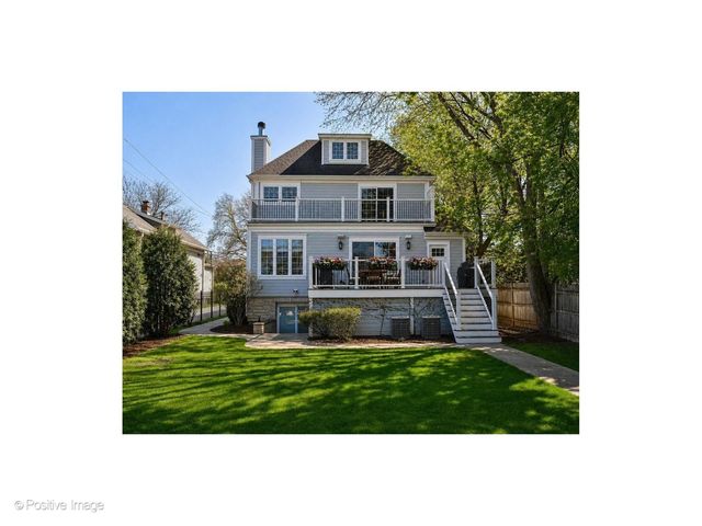 1916 Washington Avenue, Wilmette, IL 60091