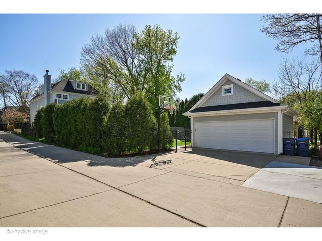 1916 Washington Avenue, Wilmette, IL 60091