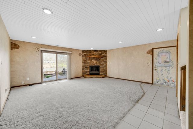 1242 River Terrace, Hobart, IN 46342