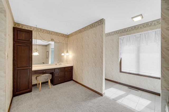 1242 River Terrace, Hobart, IN 46342
