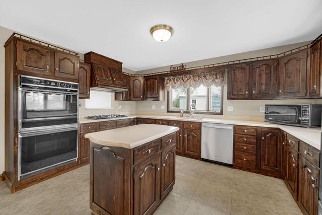 1242 River Terrace, Hobart, IN 46342