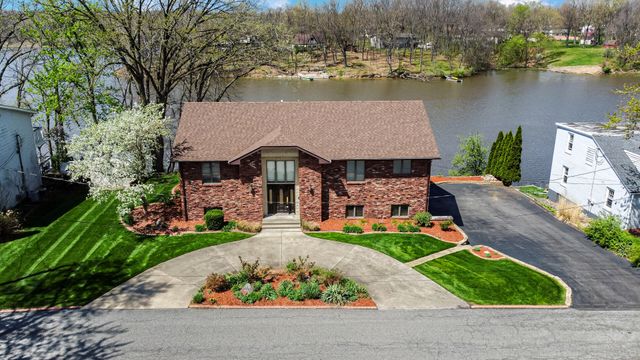 1242 River Terrace, Hobart, IN 46342