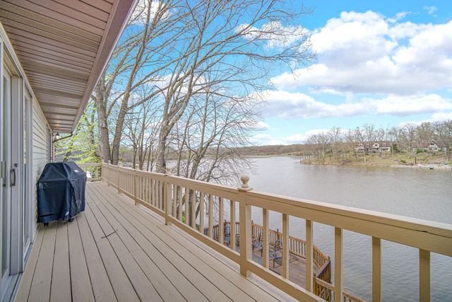 1242 River Terrace, Hobart, IN 46342