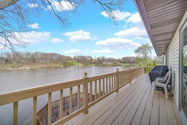 1242 River Terrace, Hobart, IN 46342