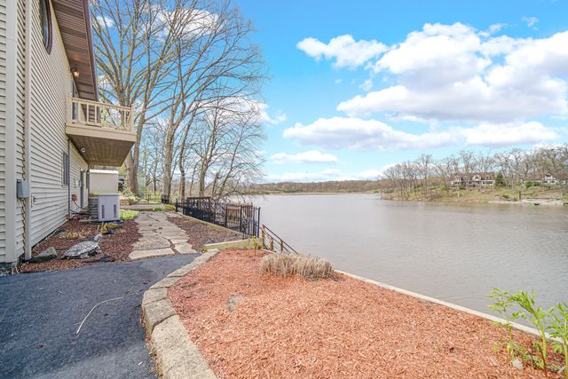 1242 River Terrace, Hobart, IN 46342