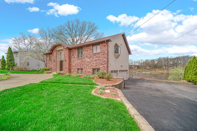 1242 River Terrace, Hobart, IN 46342