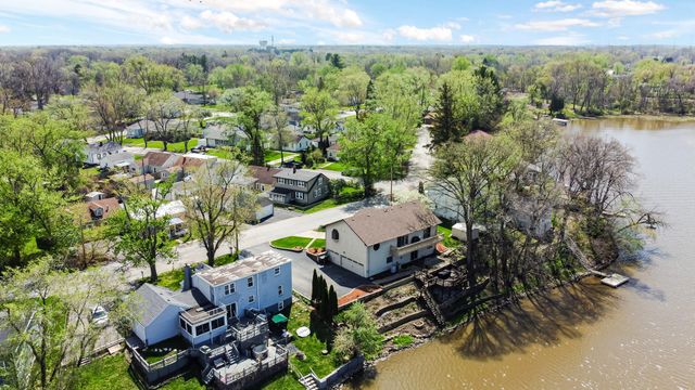 1242 River Terrace, Hobart, IN 46342