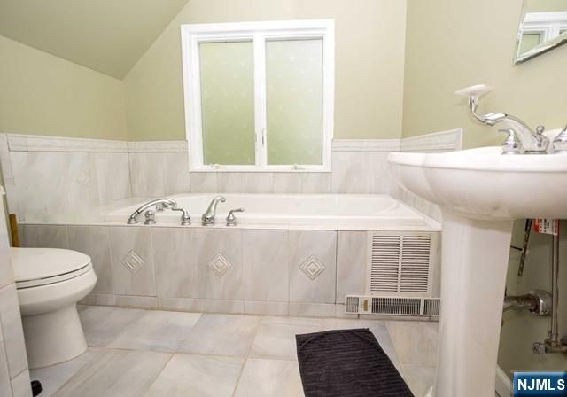 16 Broad Avenue, Paramus, NJ 07652
