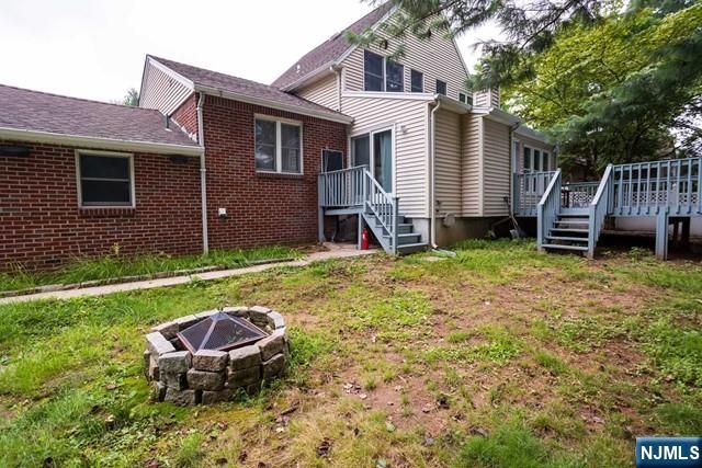 16 Broad Avenue, Paramus, NJ 07652