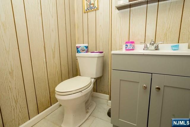 16 Broad Avenue, Paramus, NJ 07652