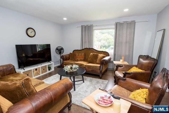 16 Broad Avenue, Paramus, NJ 07652