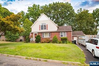 16 Broad Avenue, Paramus, NJ 07652