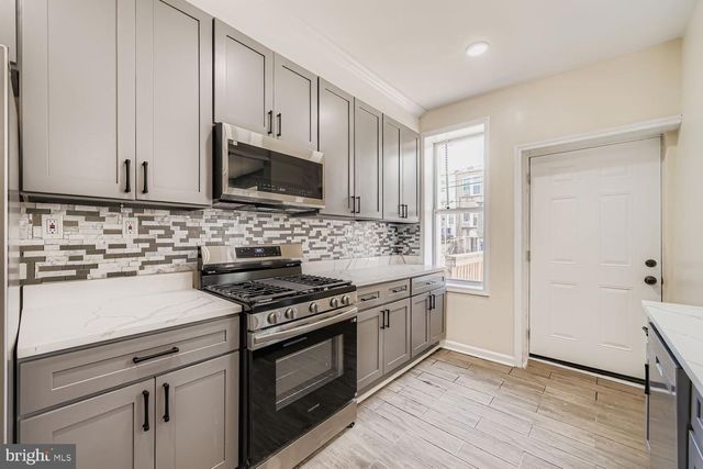 1520 APPLETON ST, Baltimore, MD 21217