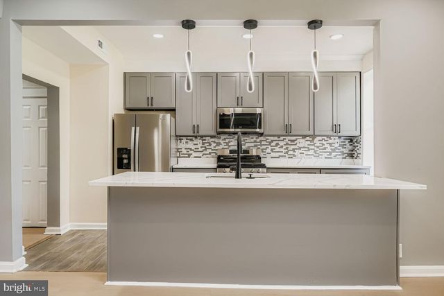 1520 APPLETON ST, Baltimore, MD 21217