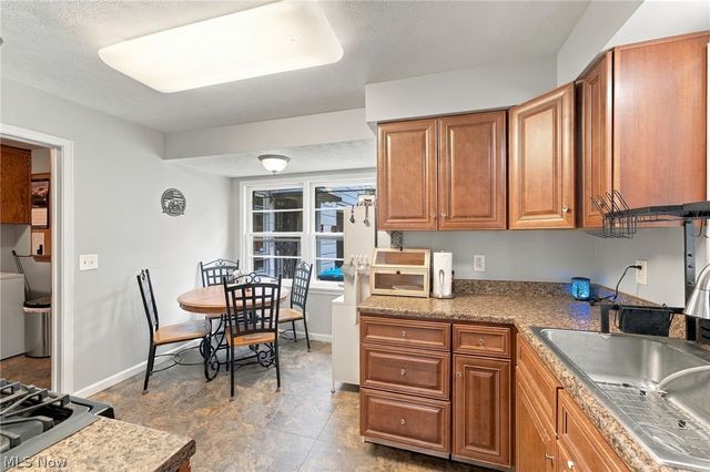 191 Woodhill Drive, Amherst, OH 44001