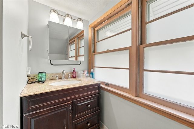 191 Woodhill Drive, Amherst, OH 44001