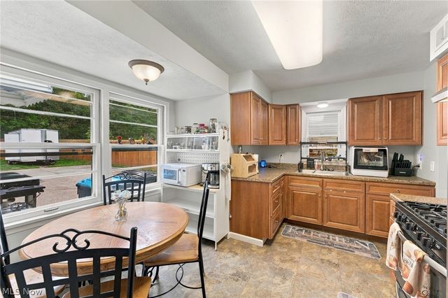 191 Woodhill Drive, Amherst, OH 44001