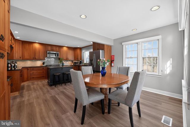 745 N STANWICK RD, Moorestown, NJ 08057