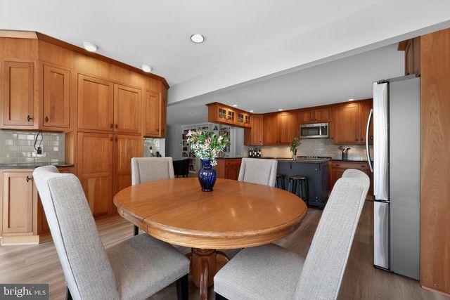 745 N STANWICK RD, Moorestown, NJ 08057