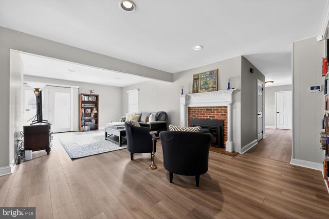 745 N STANWICK RD, Moorestown, NJ 08057