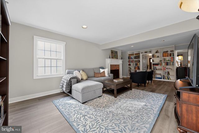 745 N STANWICK RD, Moorestown, NJ 08057