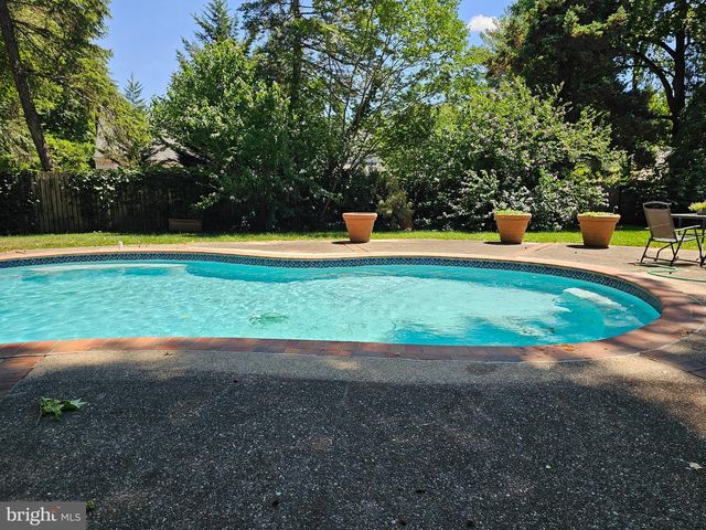 745 N STANWICK RD, Moorestown, NJ 08057