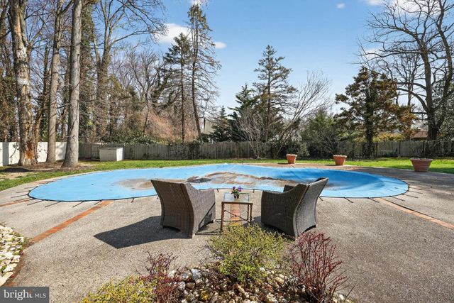 745 N STANWICK RD, Moorestown, NJ 08057