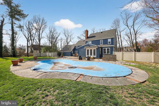 745 N STANWICK RD, Moorestown, NJ 08057