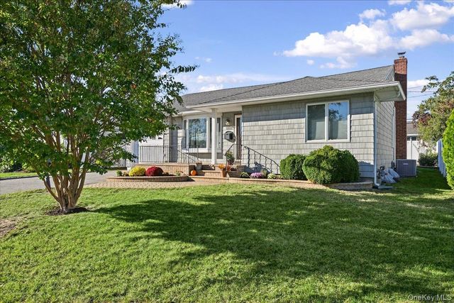3209 Mark Alan Drive, Wantagh, NY 11793