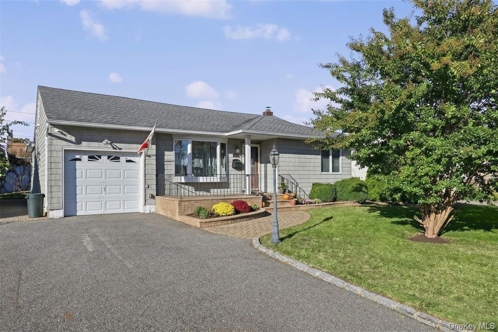 3209 Mark Alan Drive, Wantagh, NY 11793