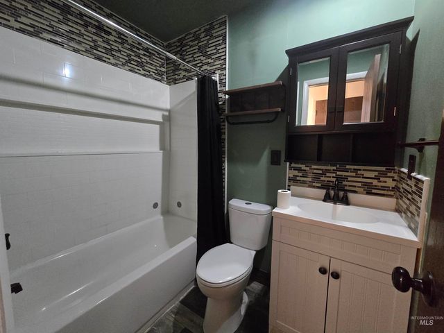 321 W Avenue E, Jerome, ID 83338