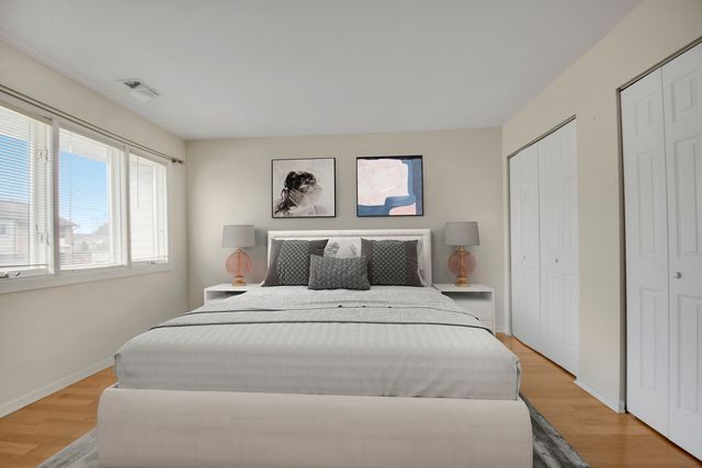 7666 S 88th Court, Justice, IL 60458