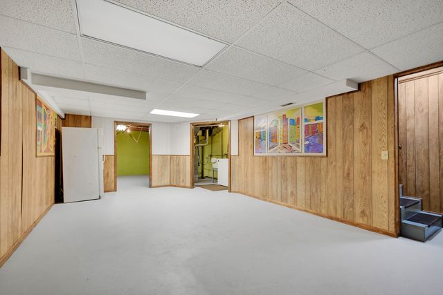 7666 S 88th Court, Justice, IL 60458