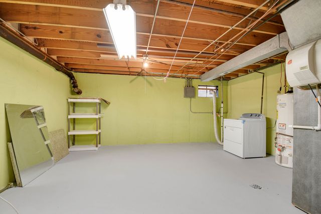 7666 S 88th Court, Justice, IL 60458