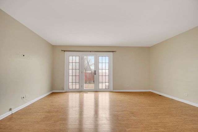 7666 S 88th Court, Justice, IL 60458