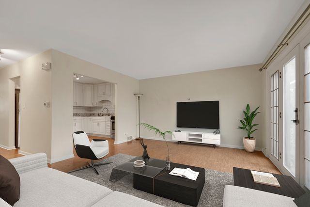 7666 S 88th Court, Justice, IL 60458