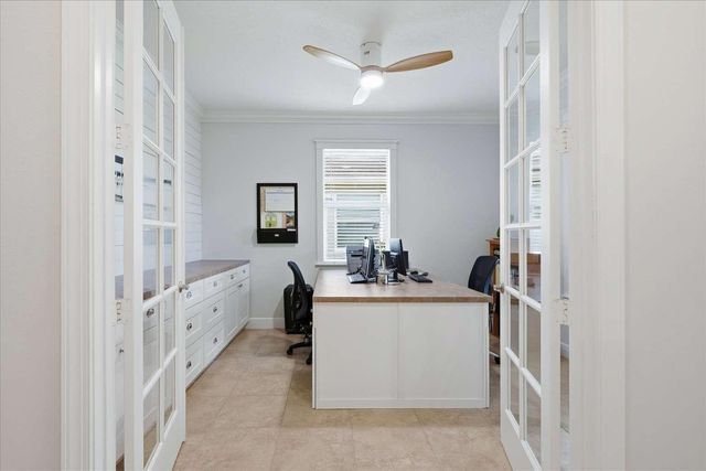 235 11th Square, Vero Beach, FL 32962