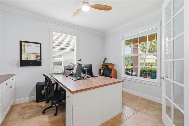 235 11th Square, Vero Beach, FL 32962