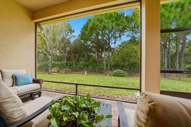 235 11th Square, Vero Beach, FL 32962