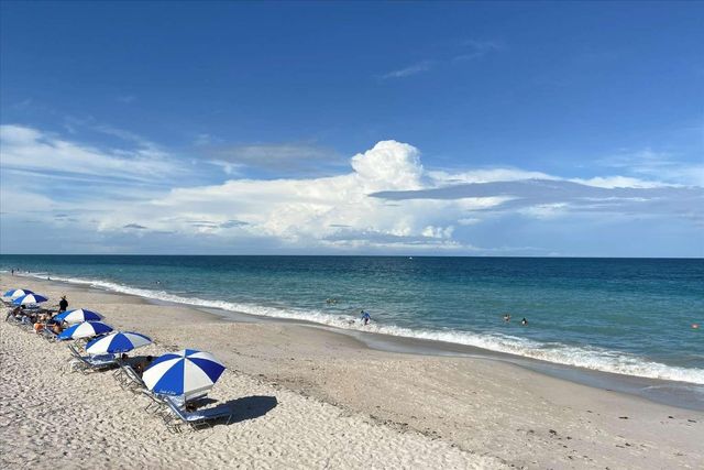 235 11th Square, Vero Beach, FL 32962