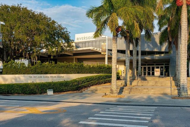 235 11th Square, Vero Beach, FL 32962