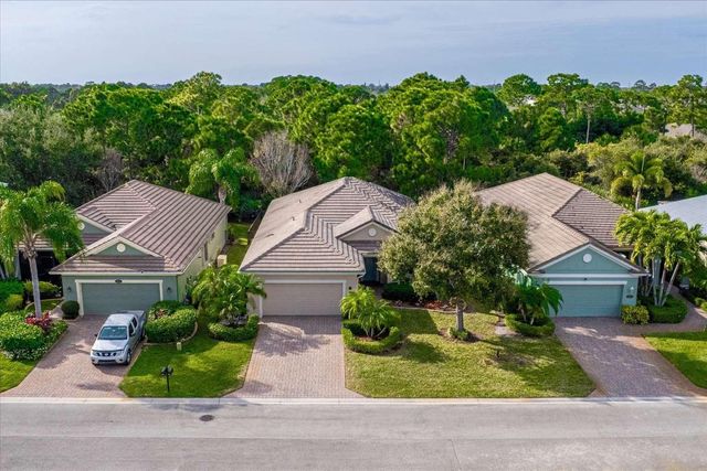 235 11th Square, Vero Beach, FL 32962