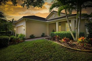 235 11th Square, Vero Beach, FL 32962