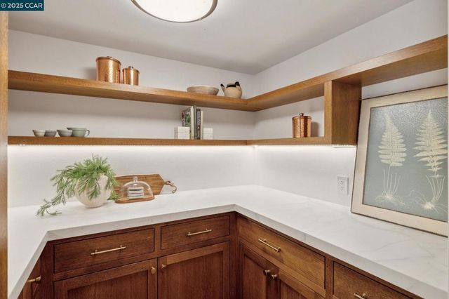 104 Van Ripper Ln, Orinda, CA 94563