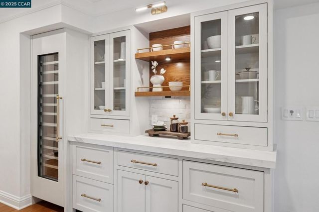 104 Van Ripper Ln, Orinda, CA 94563