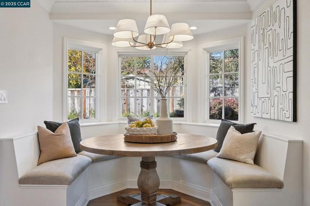 104 Van Ripper Ln, Orinda, CA 94563