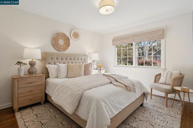 104 Van Ripper Ln, Orinda, CA 94563