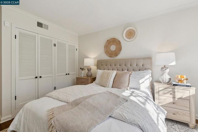 104 Van Ripper Ln, Orinda, CA 94563