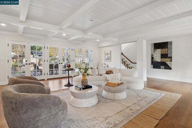 104 Van Ripper Ln, Orinda, CA 94563