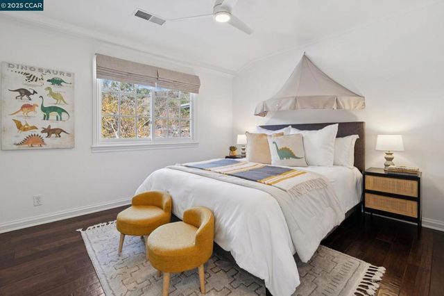 104 Van Ripper Ln, Orinda, CA 94563